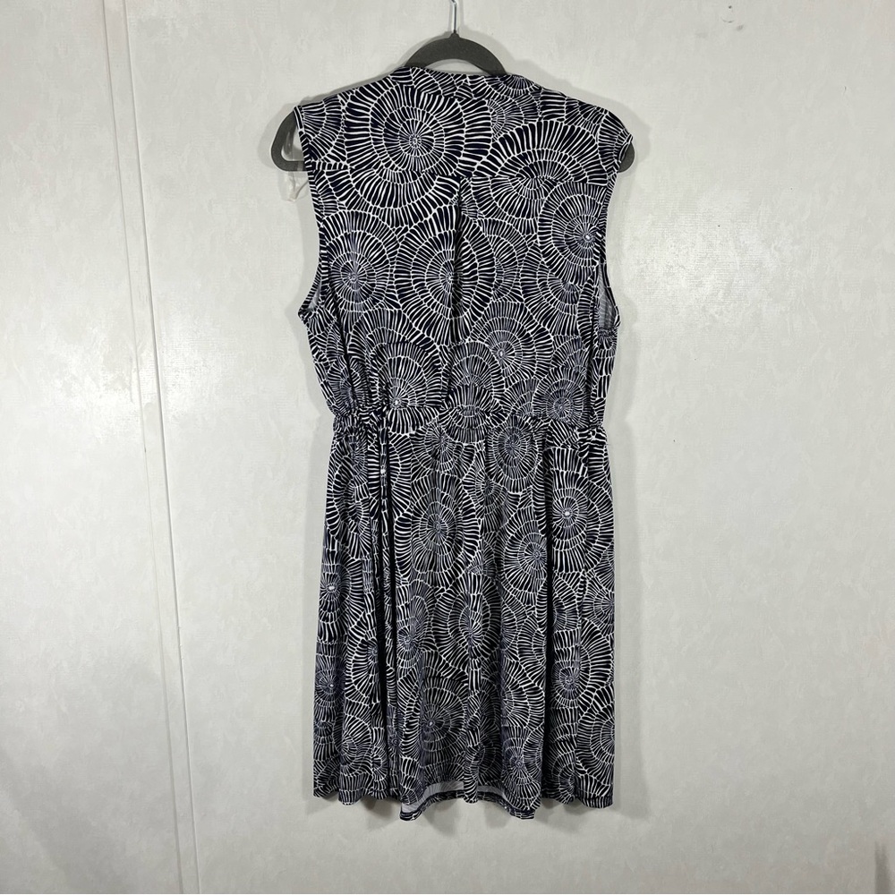 Robert Louis Black and White Midi Sundress Swirl Pattern Button Front - Picture 3 of 6